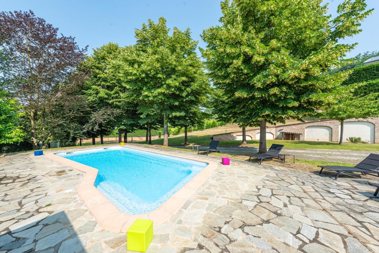 Villa Cornelia , Entire Villa With Private Pool Corneliano d'Alba Exteriör bild